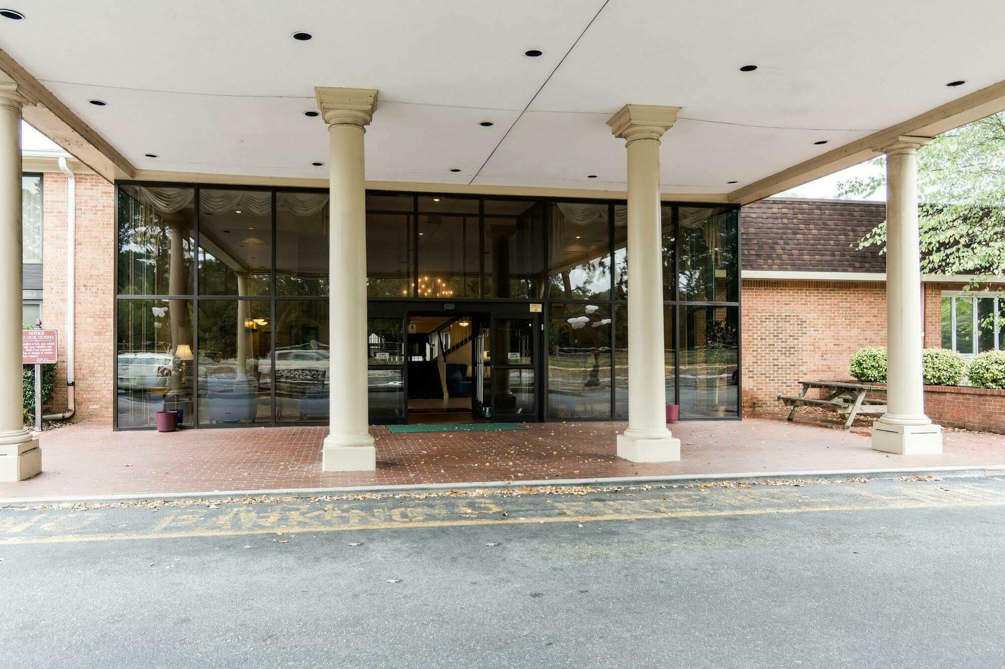 Best Western Williamsburg Historic District Eksteriør bilde